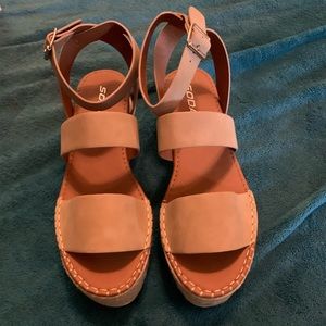 Brand new tan soda sandals size 10
